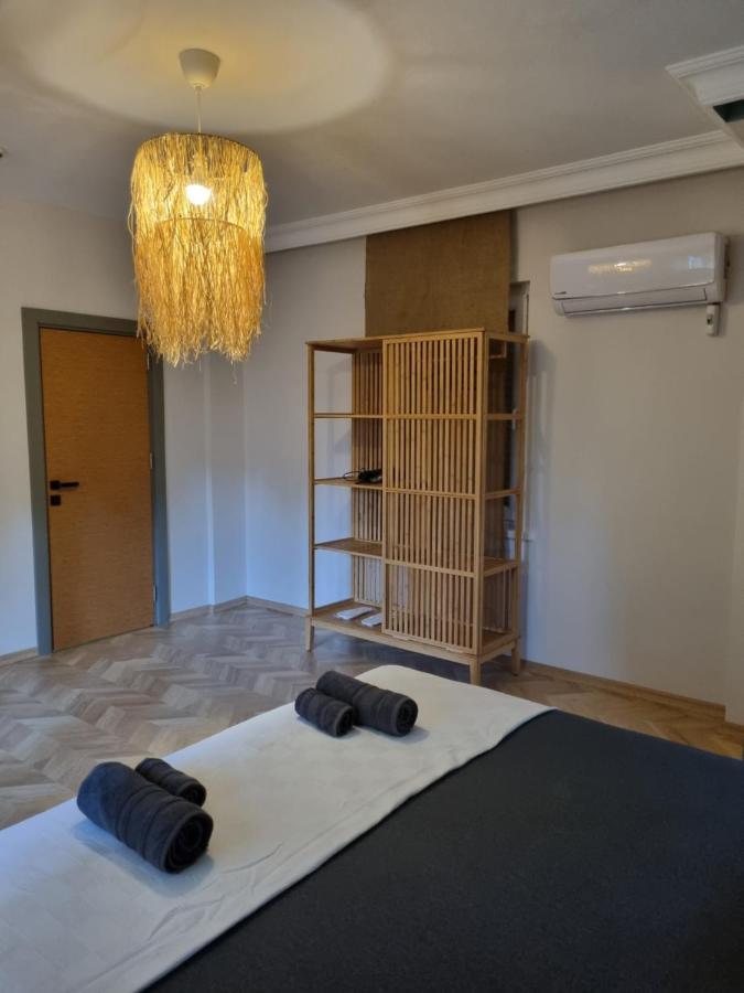 Gazde/Camere de închiriat El Mundo