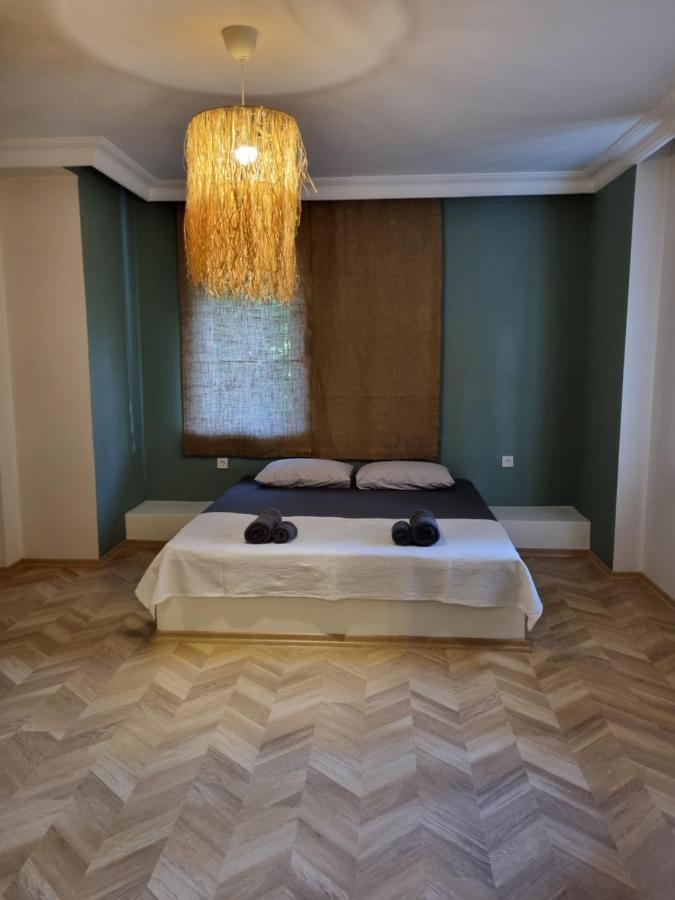 Gazde/Camere de închiriat El Mundo